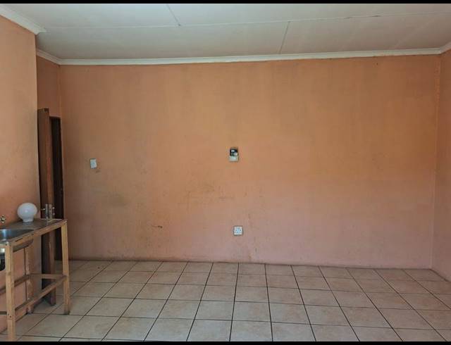 0 BEDROOM HOUSE FOR SALE IN CLAYVILLE EAST